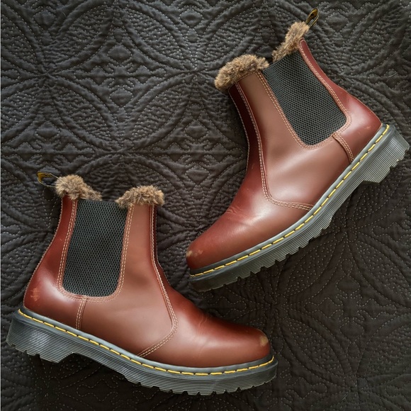 Dr. Martens Leonore Brown Leather Boots with Fur Lining 10 - Picture 1 of 8